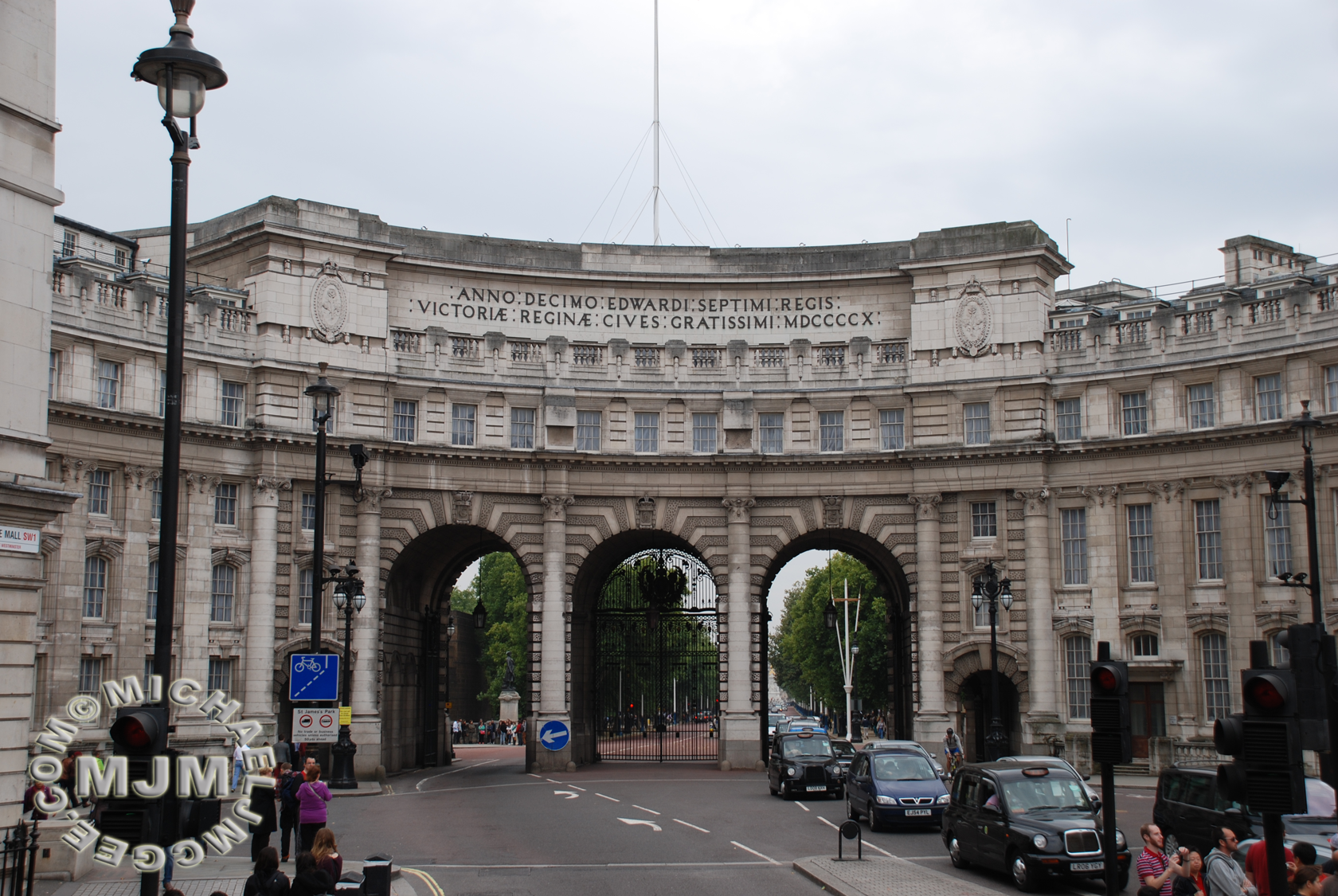 Buckingham Palace / michaeljmcgee.com