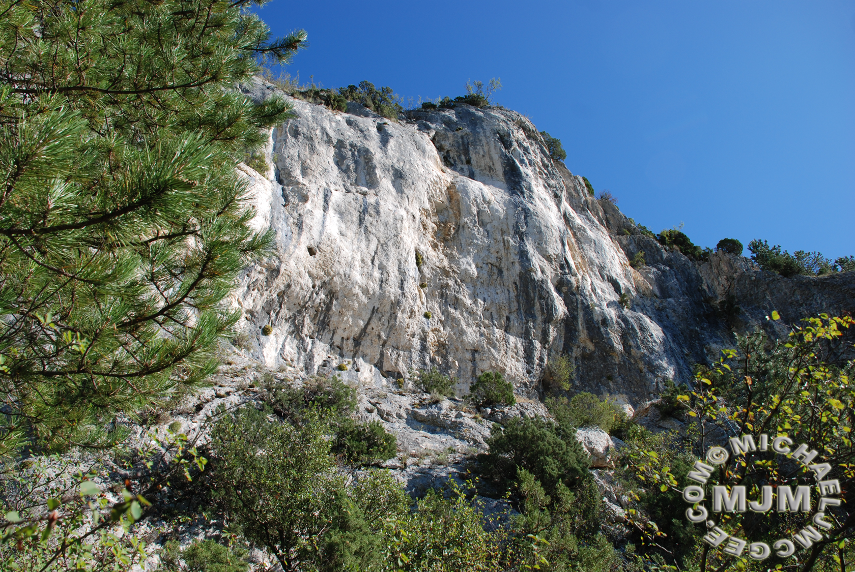 Malaucne (Roches du Groseau) / michaeljmcgee.com