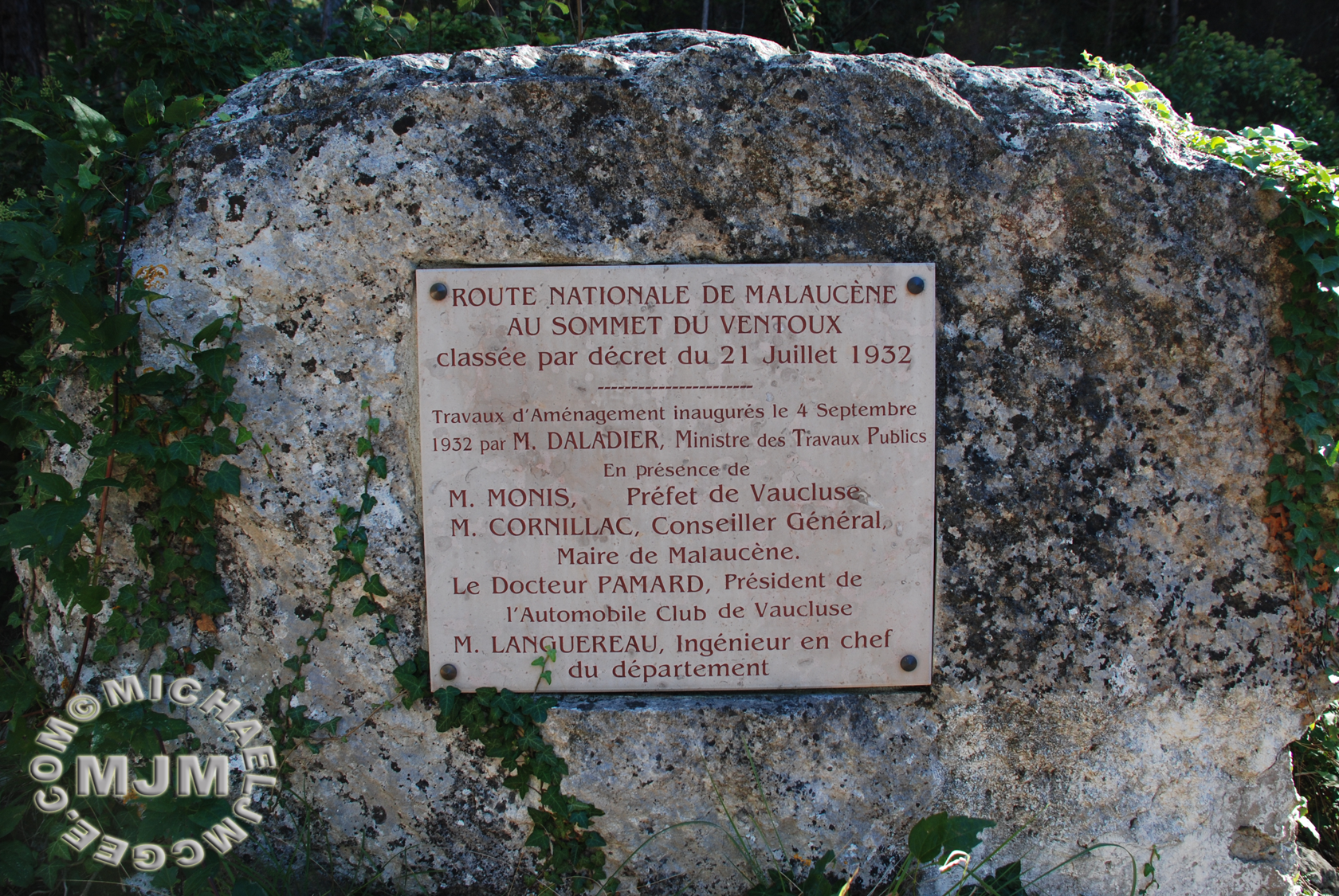 Malaucne (Roches du Groseau) / michaeljmcgee.com