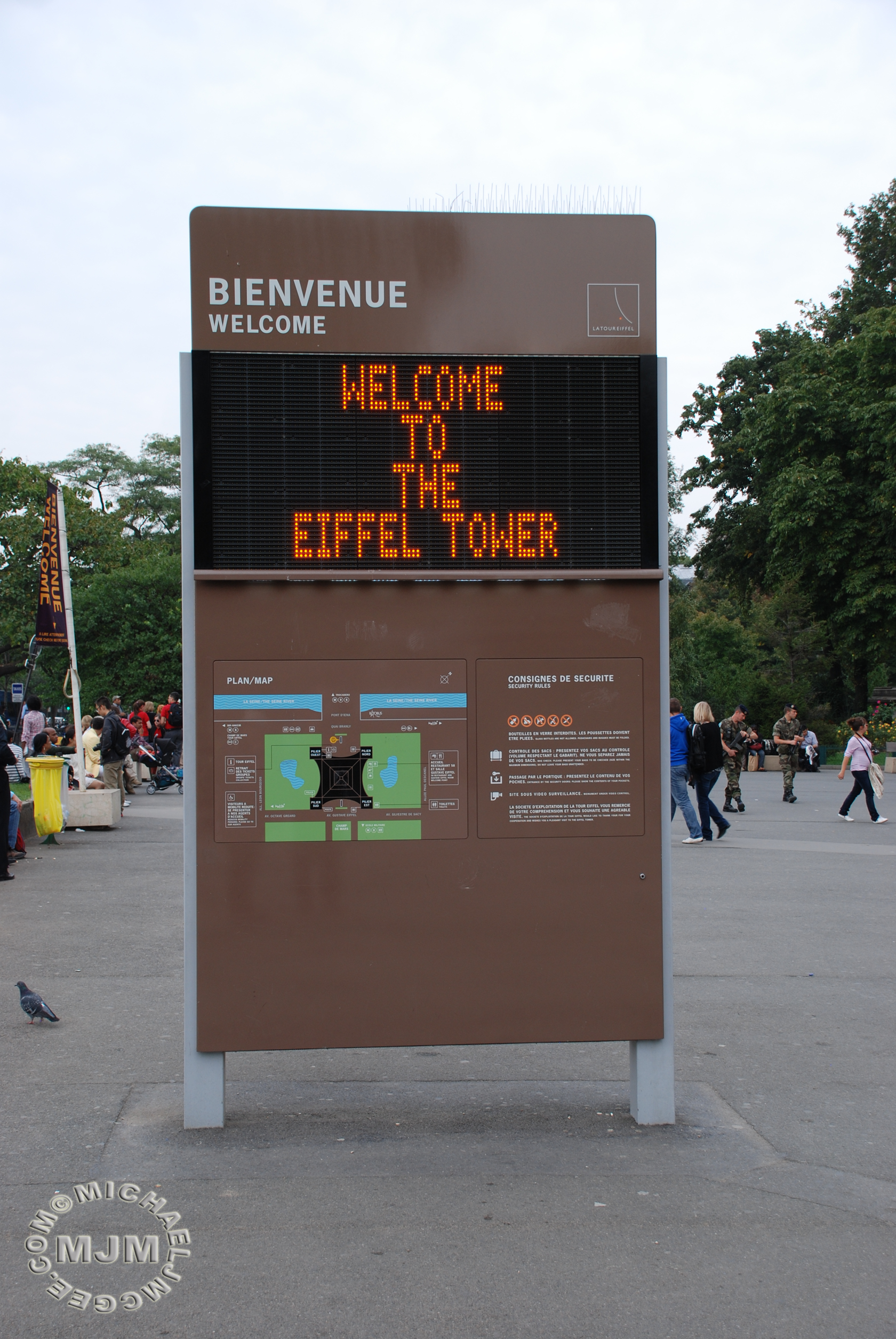 Eiffel Tower / michaeljmcgee.com