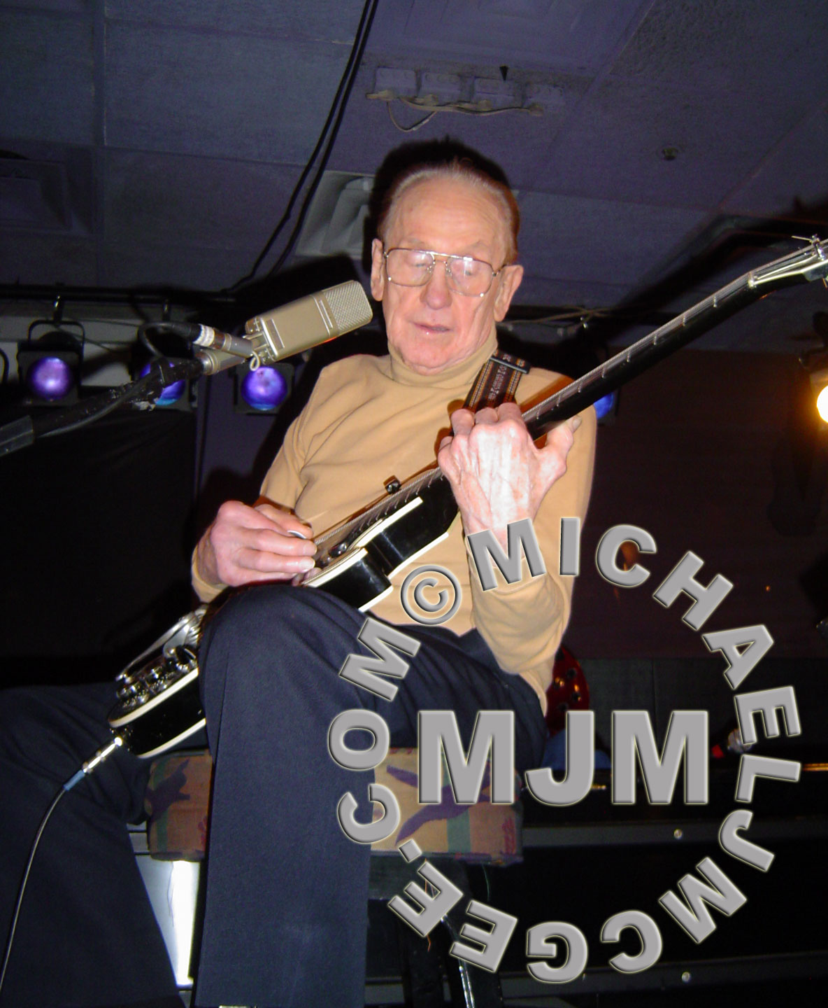Les Paul / michaeljmcgee.com