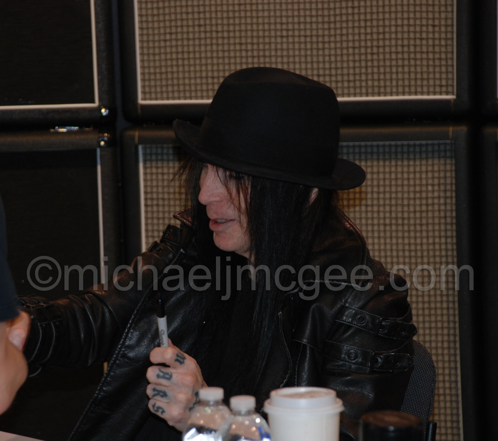 Mick Mars / michaeljmcgee.com