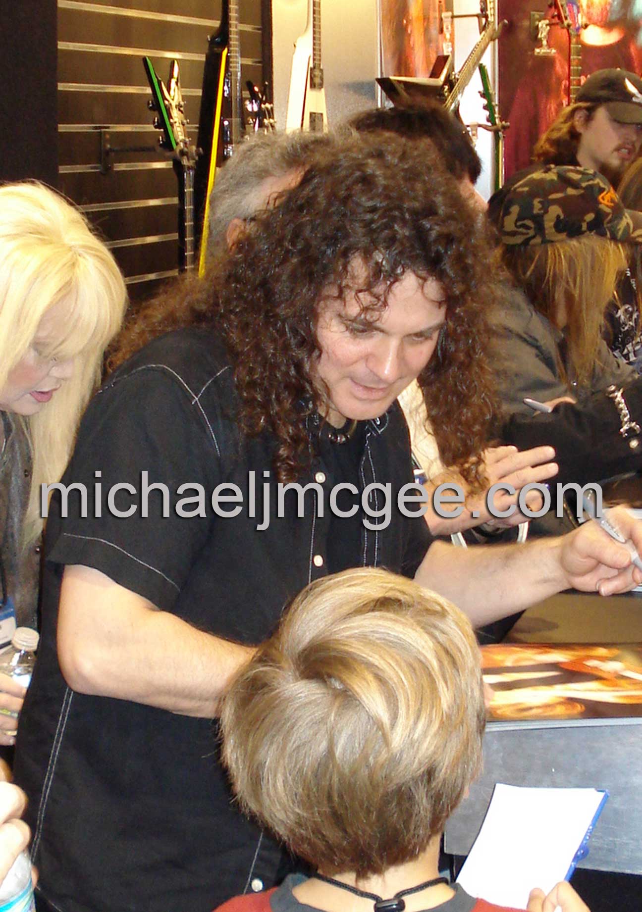 Vinnie Moore / michaeljmcgee.com