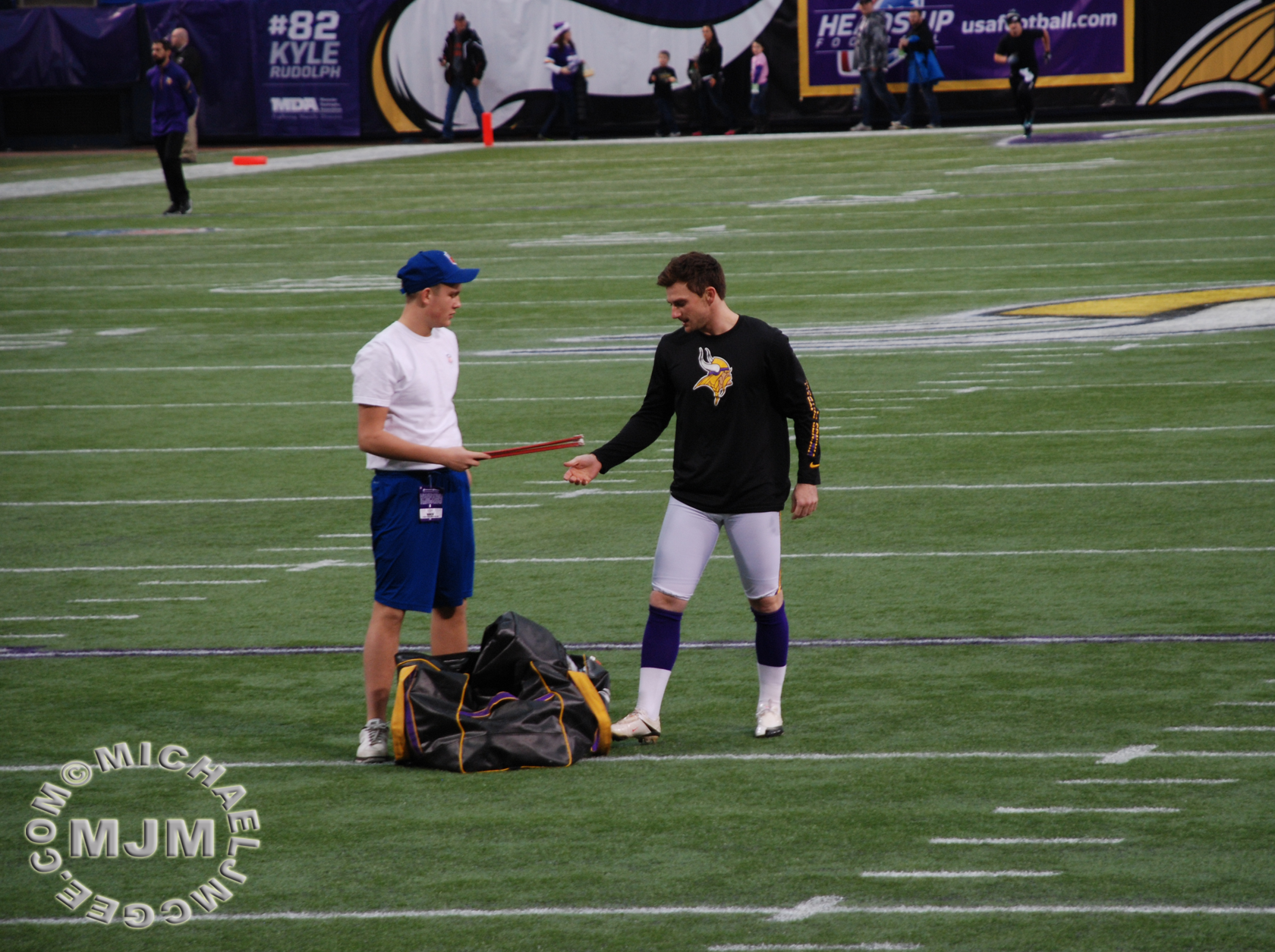 Eagles @ Vikings 12-15-2013 / michaeljmcgee.com