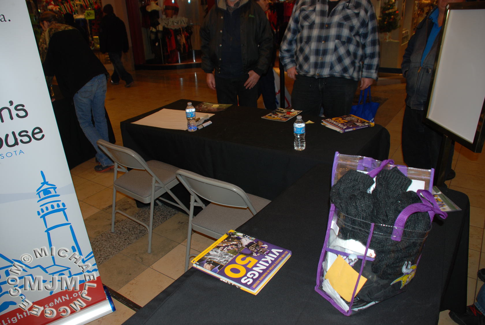 Anthony Carter signing @ AME Sports
