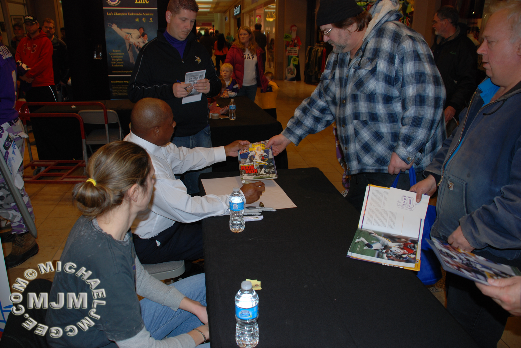 Anthony Carter signing @ AME Sports