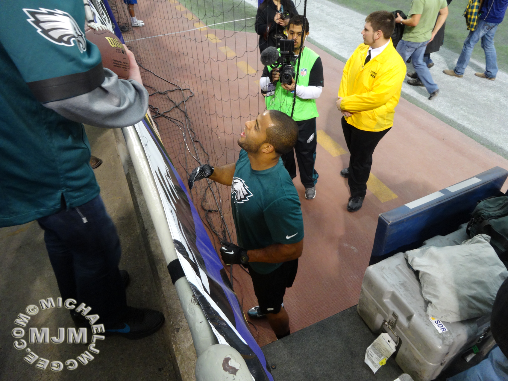 Eagles @ Vikings 12-15-2013 / michaeljmcgee.com